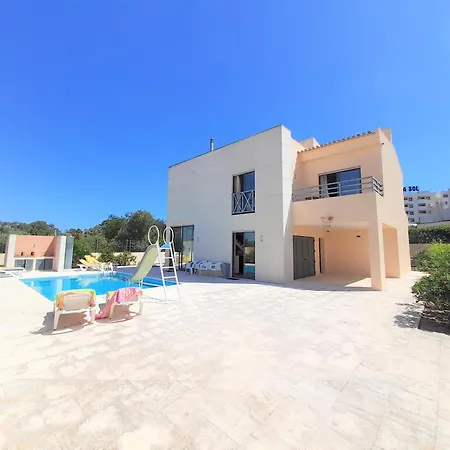 Villa Paula With Private Pool Close To The And Strip Albufeira