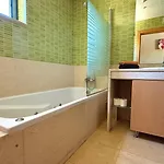 Paula With Private Pool Close To The And Strip 빌라