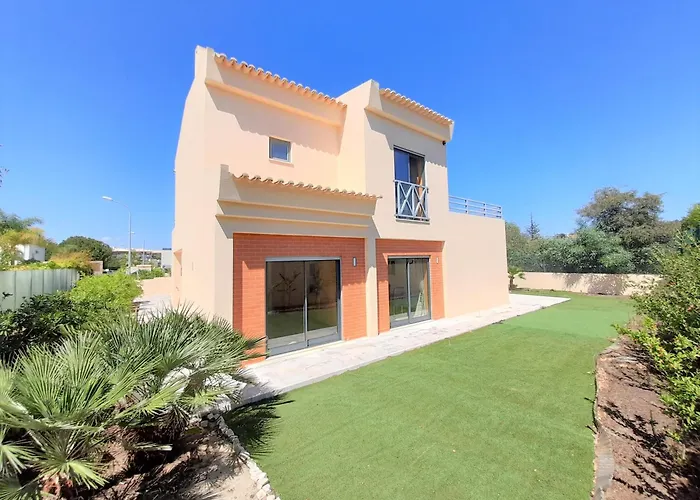 Paula With Private Pool Close To The And Strip Albufeira