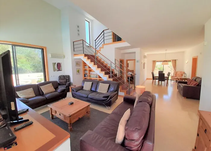 Paula With Private Pool Close To The And Strip