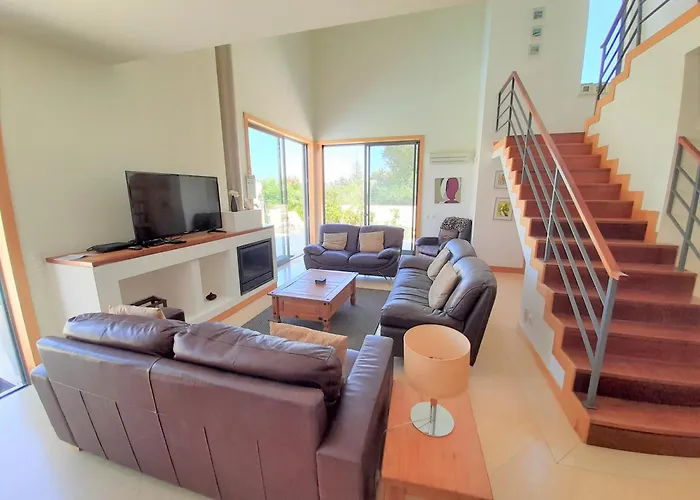 Vila Paula With Private Pool Close To The And Strip Albufeira